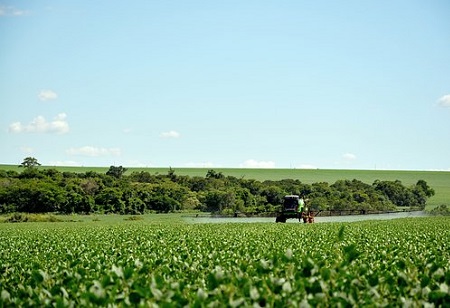 Faida na Hatari za Agrochemicals Katika Kilimone